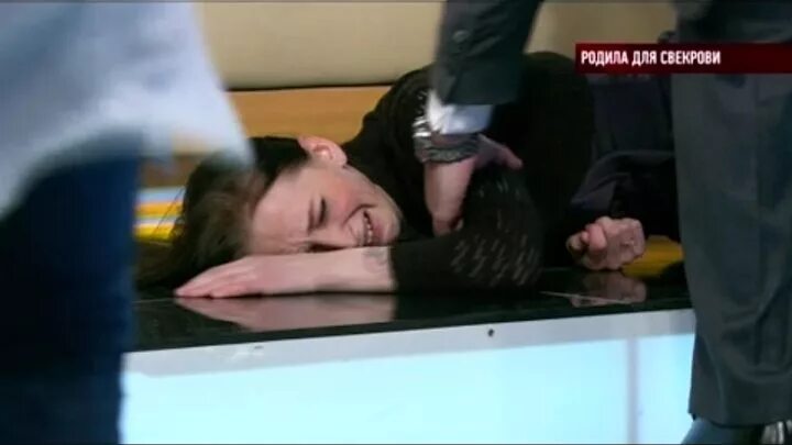 Рожала от свекра. Медаль лучшей свекрови. Умная свекровь приобретает дочь а глупая теряет сына картинка. Пожелания для свекрови на свадьбе. Свекровь не любит сноха.