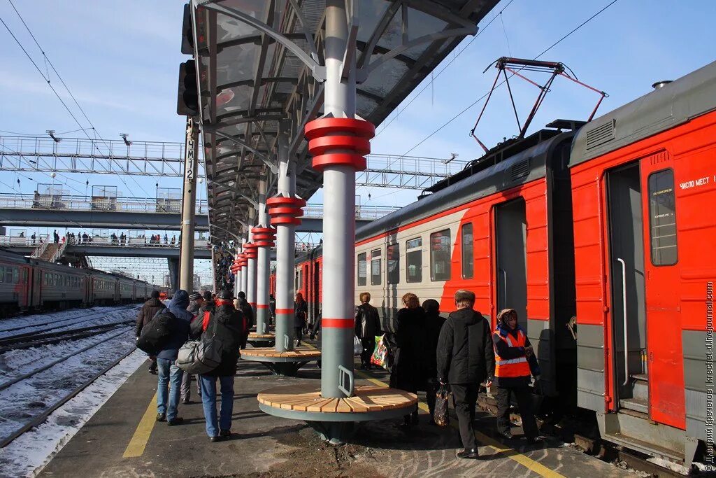 Электричка Центральная Новосибирск. Поезд Коченево Новосибирск главный. Электричка главный. Поезд 6631. Электропоезда искитим