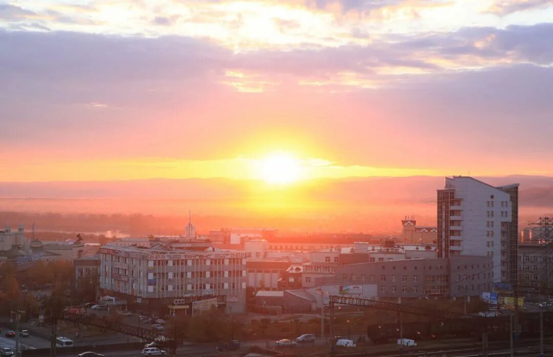 Утро называться. Закат в Улан-Удэ. Рассвет в Улан-Удэ. Солнечный Улан-Удэ. Улан Удэ солнце.