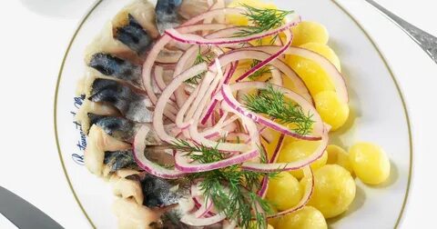 Скумбрия копченая с картошкой