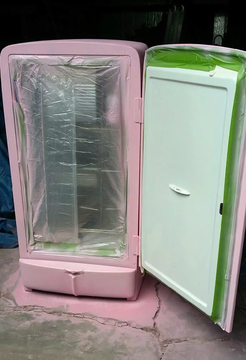 Покрасить холодильник в домашних условиях какой краской. Перекраска холодильника. Перекрашенный холодильник. Покрасить холодильник. Реставрируем холодильник.