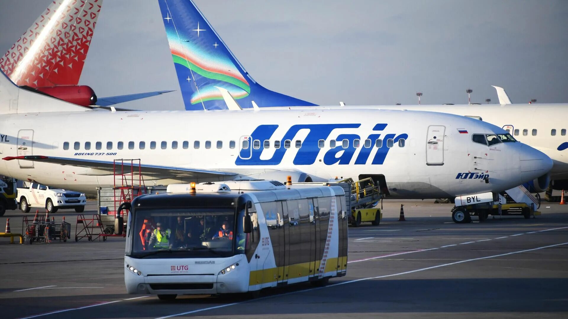 UTAIR самолеты. ПАО авиакомпания ЮТЭЙР. Самолет ЮТЭЙР. Самолеты авиакомпании ЮТЭЙР.