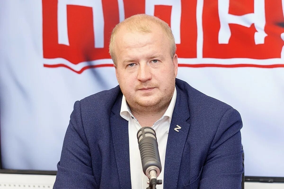 Глава города пскова братчиков администрации. Глава пскова. Глава пскова. Ёлкин глава администрации пскова. Глава пскова.