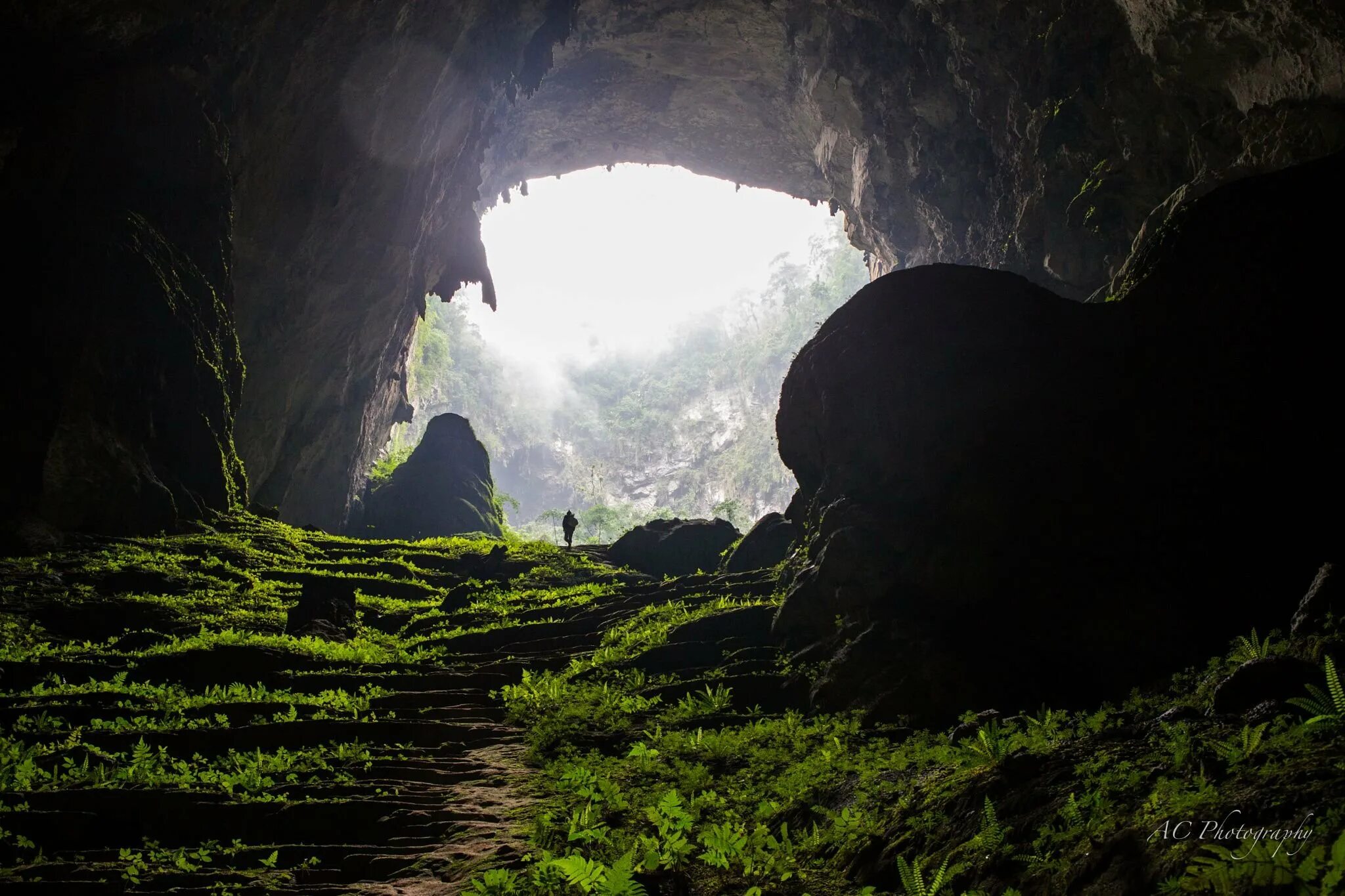 Пещера нати. Пещера Шондонг Вьетнам. Шондонг самая большая пещера в мире. Шондонг (hang son Doong) - самая большая пещера в мире, Вьетнам. Пещера Хан сон Дунг Вьетнам.