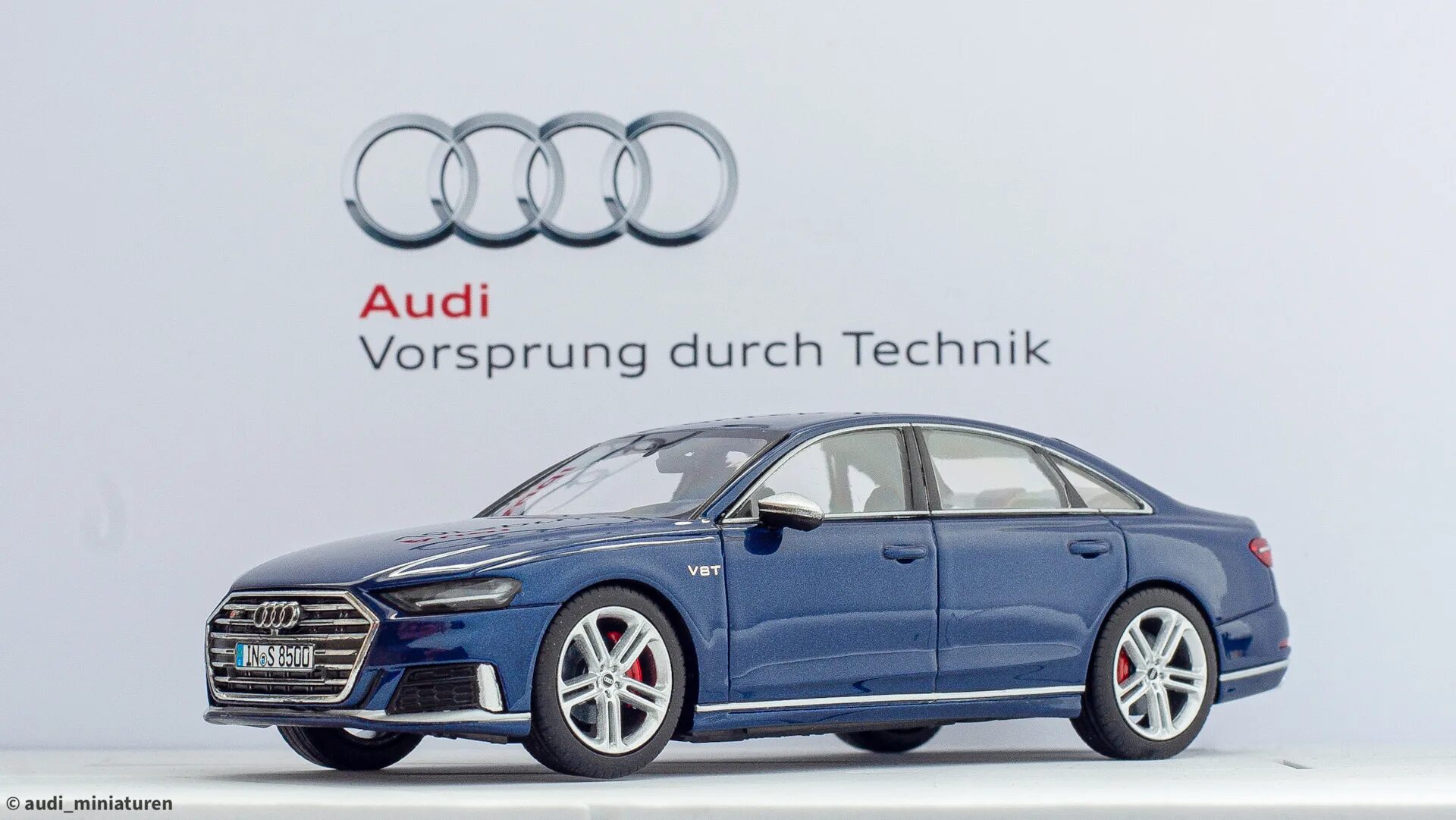 Слоган ауди. Ауди лого Audi Vorsprung durch Technik. Navarrablau Metallic Audi. Audi Vorsprung durch Technik logo прозрачная подложка.