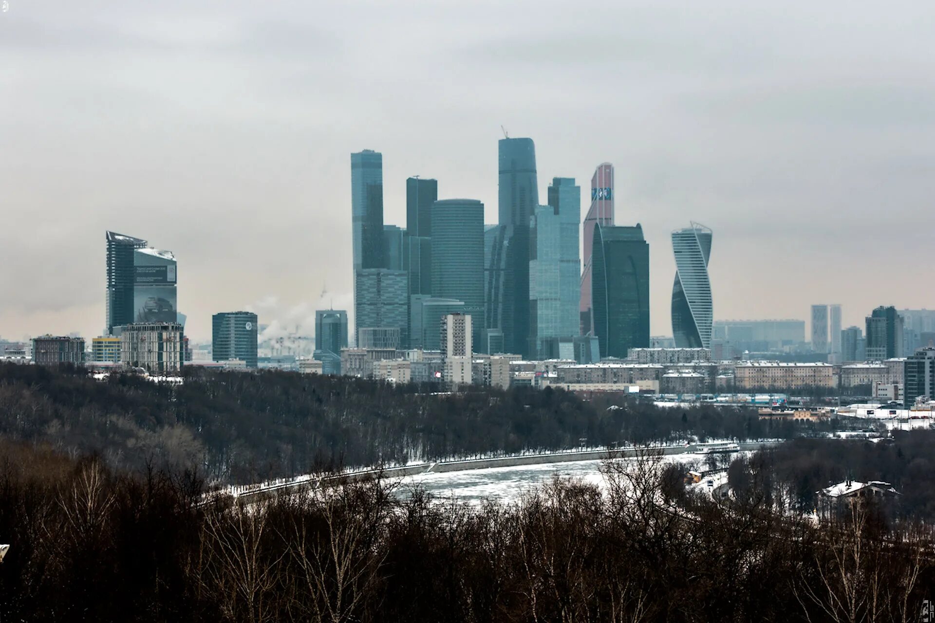 Невероятная москва. Небоскребы на севере Москвы. Небоскребы зимой. Небоскреб на Воробьевых горах. Архитектор Москва Сити.