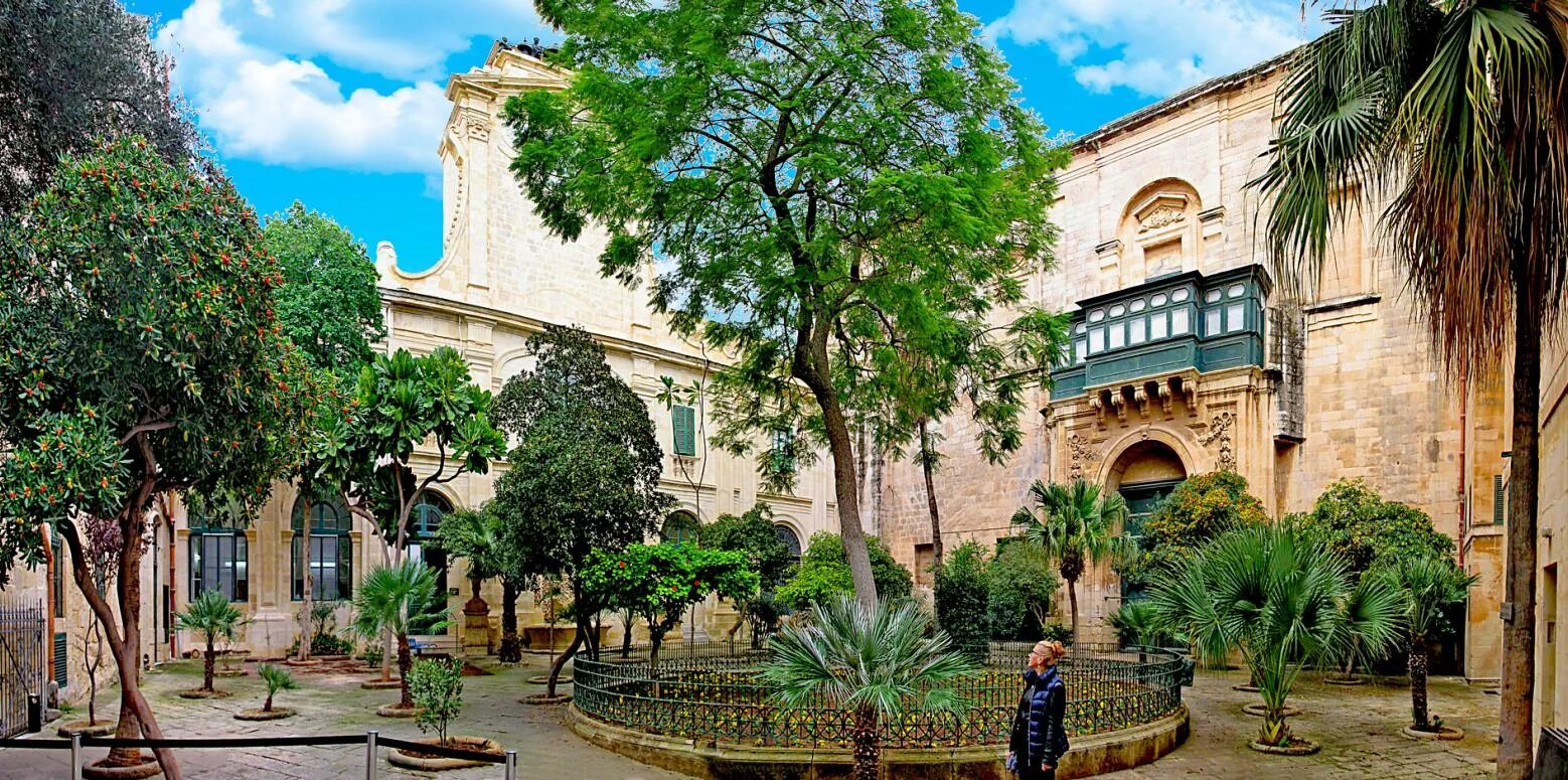 Дворец великого магистра мальта. Дворец великого магистра мальта. Дворец великого магистра мальта внутри. Дворец великого магистра мальта. Мальта валетта дворец великого магистра.