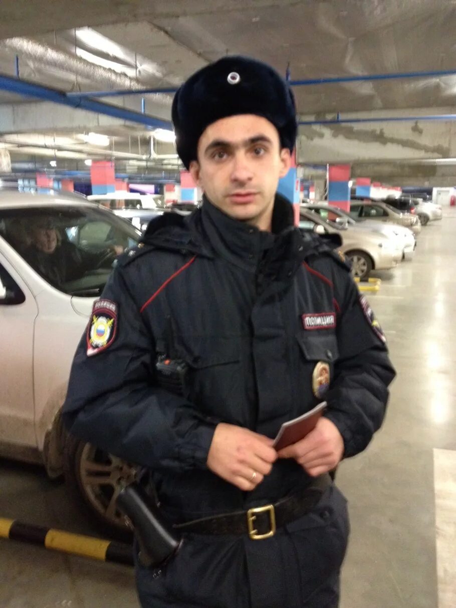 Молодой милиционер. Парни в форме. Красивый полицейский. Парни в форме полиции. Российские парни полицейский.