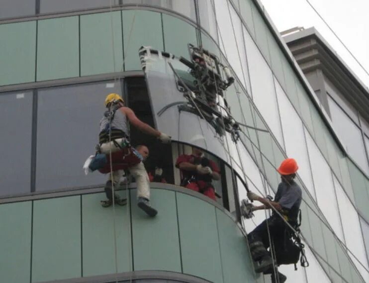 требуются монтажники вентилируемых фасадов.