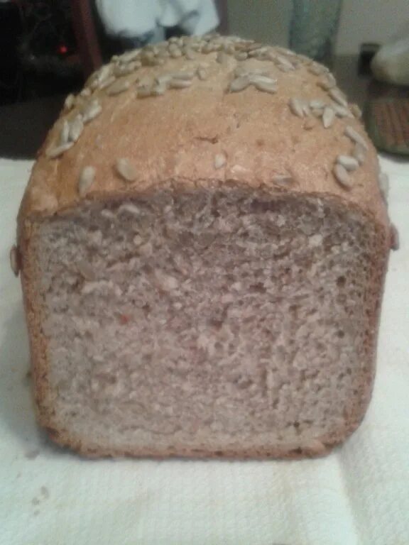 Хлеб из хлебопечки Moulinex. Хлеб в хлебопечке редмонд с семечками. Ржаной хлеб в хлебопечке Мулинекс. Хлеб с кунжутом в хлебопечке Мулинекс. Цельнозерновой хлеб в редмонд