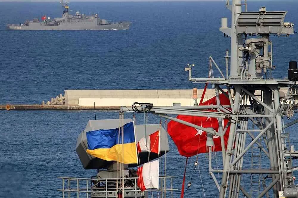 Флот НАТО В черном море. Учения ВМФ Турции. Корабли ВМС Украины. Корабли Турции в черном море.