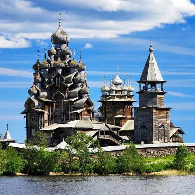Кижи увидеть. Архитектурный ансамбль кижского погоста. острова кижи и валаам. погост кижи культурное наследие. деревянные церкви кижи.