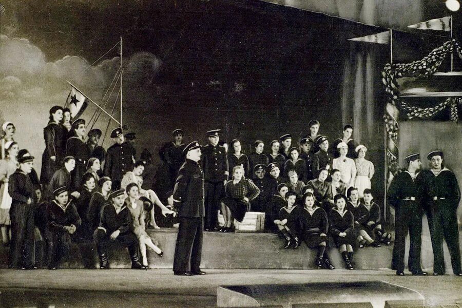 раскинулось море широко театр музкомедии. раскинулось море широко театр музыкальной комедии. итоги конкурса "раскинулось море широко. театр в блокадном ленинграде. пьеса раскинулось море широко.