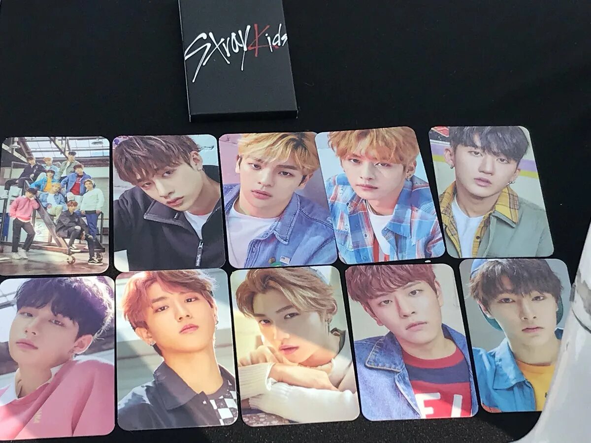 Stray kids card. Фотобук Stray Kids. Maxident Stray Kids фотобук. Photocard jeongin. Stray Kids jeongin Photocard.