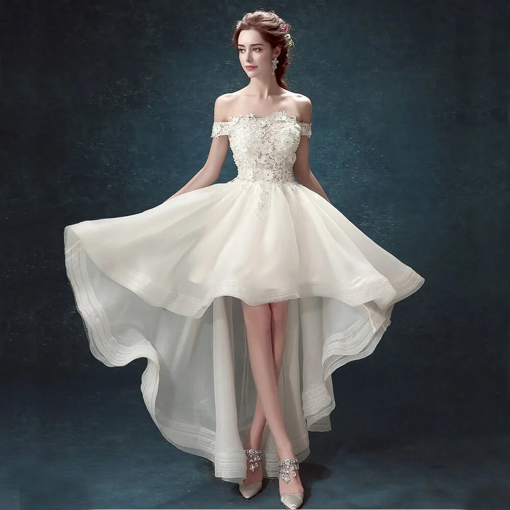 Короткий шлейф. Свадебные платья короткие. Свадебное платье короткое со шлейфом. Свадебное платье ассиметричное. Свадебное платье короткое пышное.