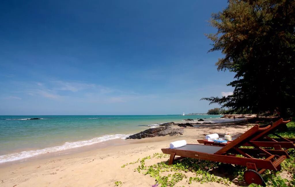 Путевки в тайланд 2024 апрель. Као лак Таиланд. TUI Blue Khao Lak Resort. Као лак Эмеральд Бич. Каолак (город).