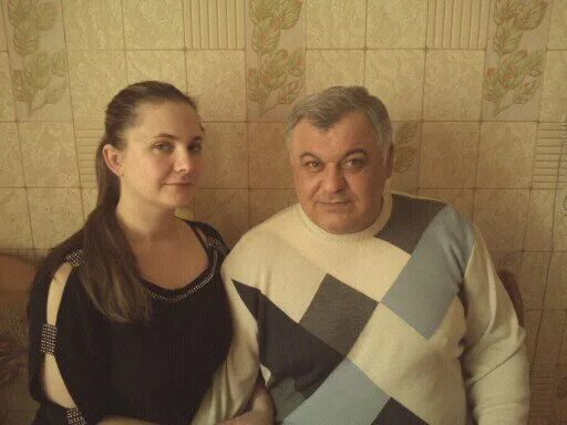 Семейная пара ищет. Ищу семейную пару для встречи. Семейные пары для встреч с мужчиной. Семейная пара ищет. Реальные семейные пары.