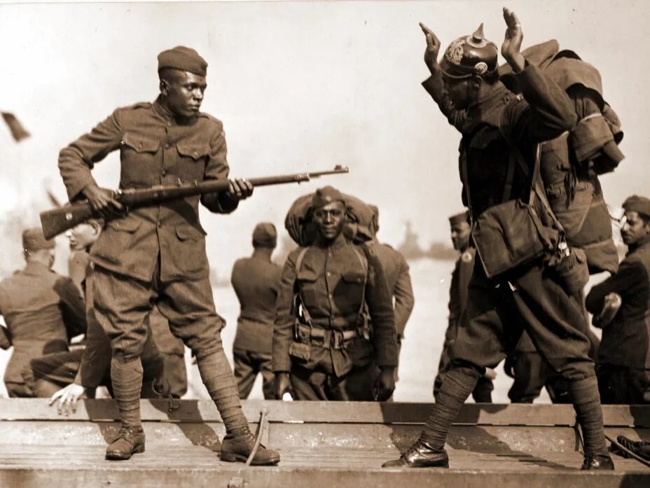 встреча американских и советских солдат на эльбе. америка против японии в 2 мировой войне. вступление сша во вторую мировую войну. армия сша во второй мировой войне. флаг сша второй мировой войны.