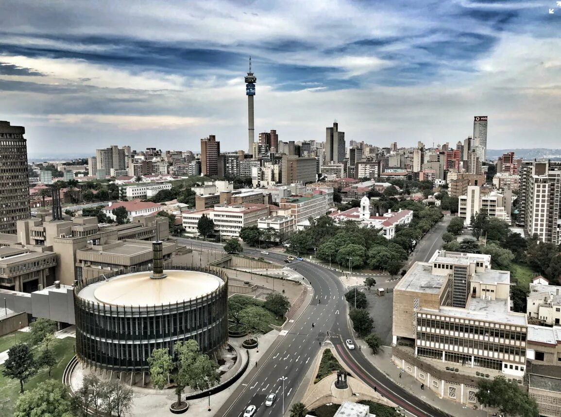 Южная африка йоханнесбург. Южно африканская республика йоханнесбург. Южно африканская республика йоханнесбург. Южная африка город йоханнесбург. Юар столица йоханнесбург панорама.