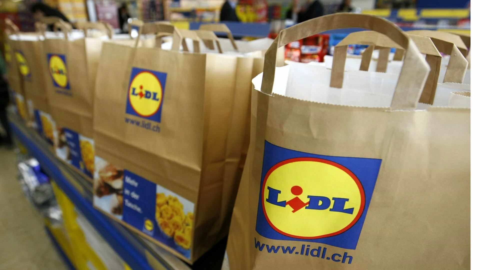 Лидл польша. Логотип Лидл Германия. Lidl магазин в Германии. Немецкие супермаркеты Lidl. Lidl пакет.