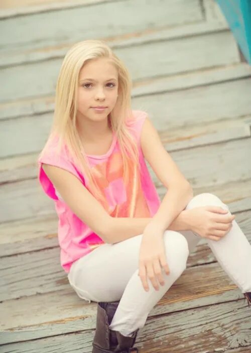 Молодая модель Таня. Девушки владмодельс. Юная фотомодель Таня. Двенадцатилетняя блондинка.