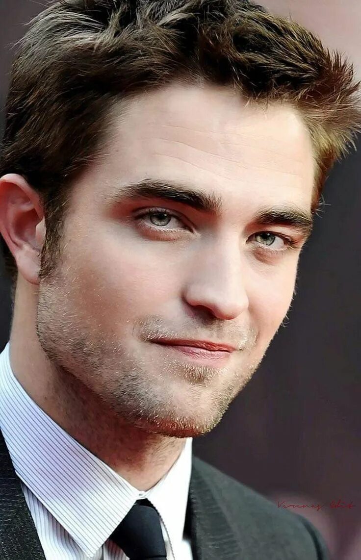 Роберт паттинсон 2012. Роберт паттисон причёски. Актер зак эфрон. Рейнольдс лысый. Красивые мужчины.