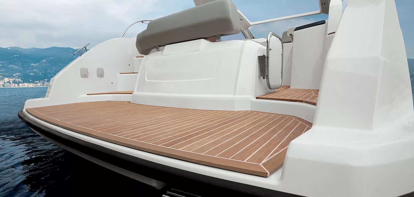 Палубный катер. Azimut atlantis 34. катер азимут 34. яхта азимут 34. катер атлантис.