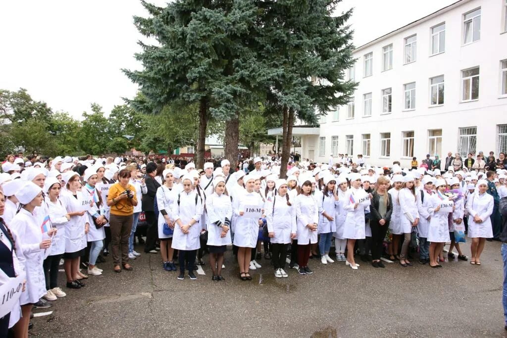 кисловодск медицинский колледж. кисловодский медицинский колледж 1 2. кисловодский медицинский колледж 1. кмк колледж кисловодск. кисловодский медколледж.