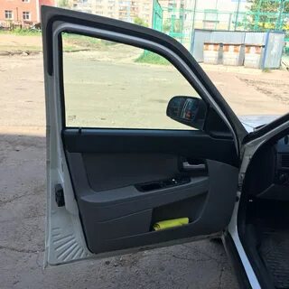 Приора универсал передние двери