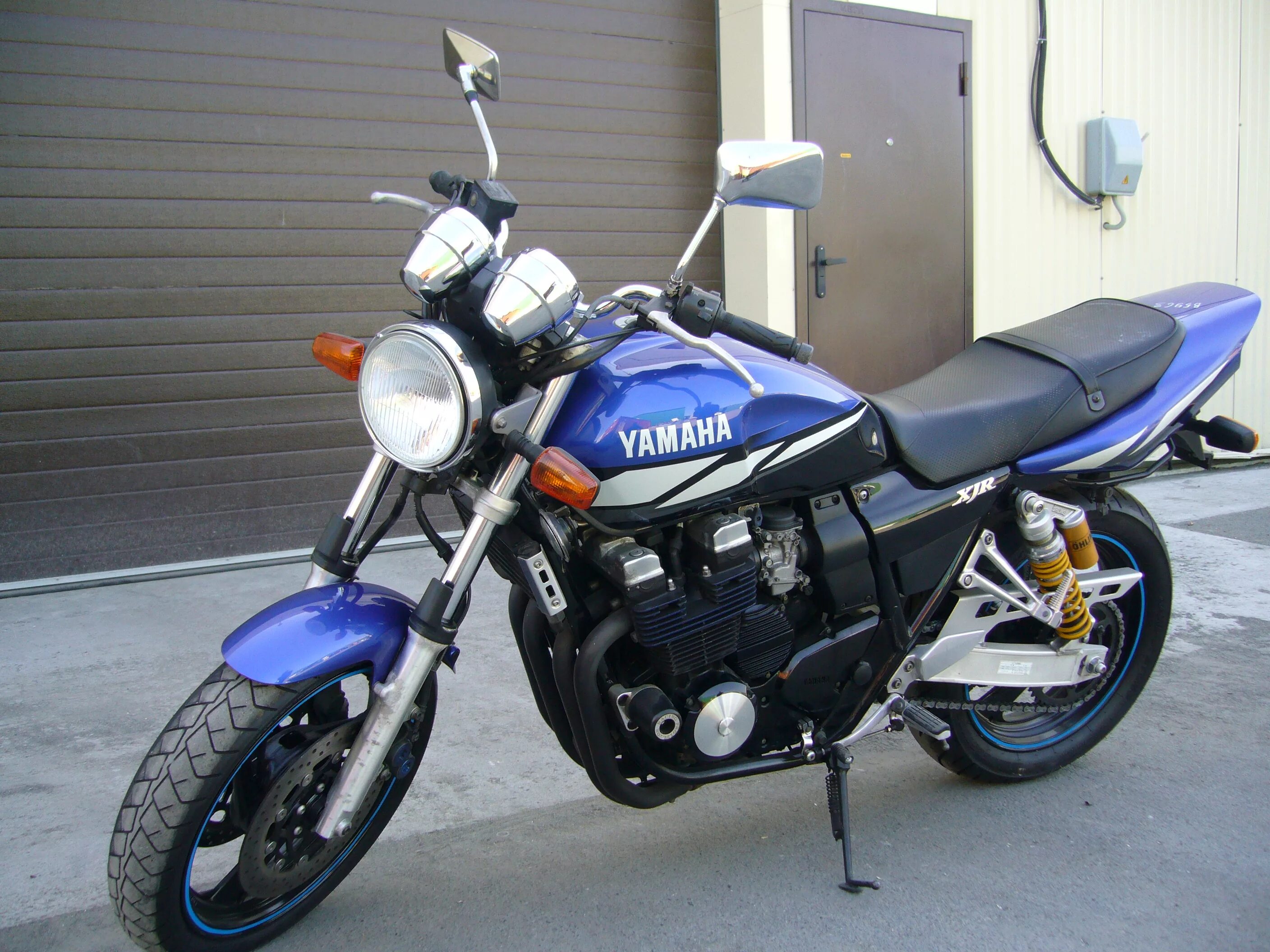 XJR 400. Ямаха ХЖР 400. Мотоцикл Yamaha XJR 400. HJR 400.