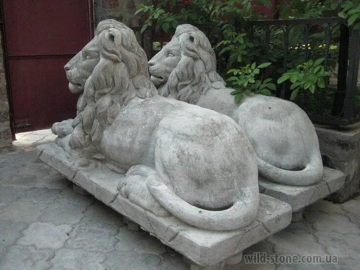 Лепка из бетона. Скульптуры для сада из бетона. Кашпо истукан моаи. Фигурки из бетона. Садовая скульптура горгулья.