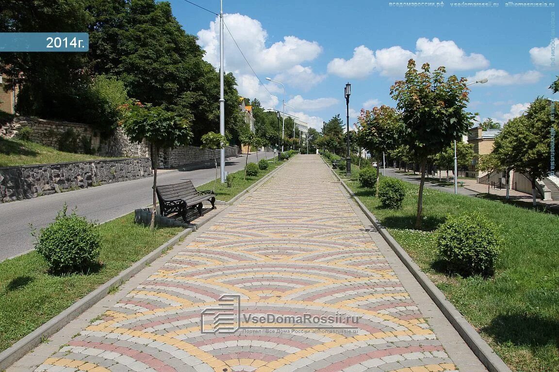 Аллея в пятигорске. Цветочная аллея в пятигорске. Парк цветник пятигорск. Каштан в пятигорске. Новопятигорское озеро пятигорск.