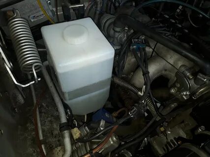 Бачок газ 31105