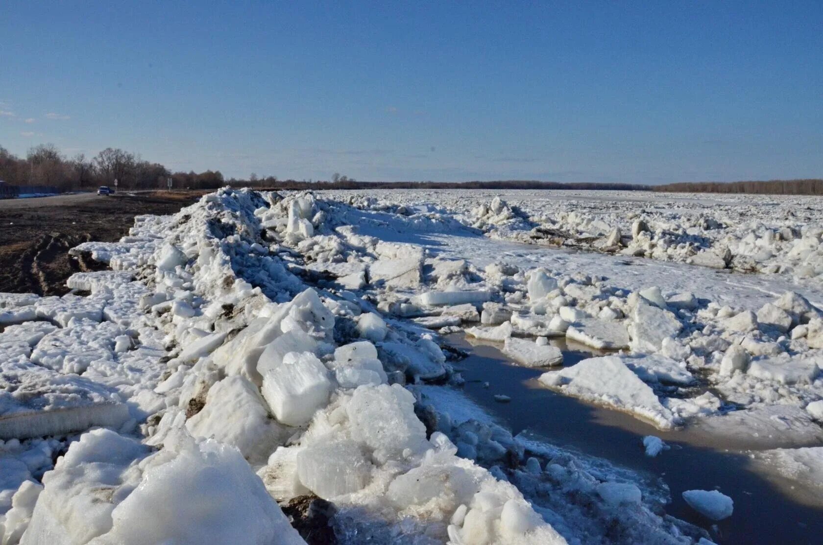 Где сейчас находится ледоход на оби. Ледоход на Оби в Томской области. Ледоход на реке Томь 2022. Ледоход Томск. Ледоход на Оби 2023 в Колпашево.