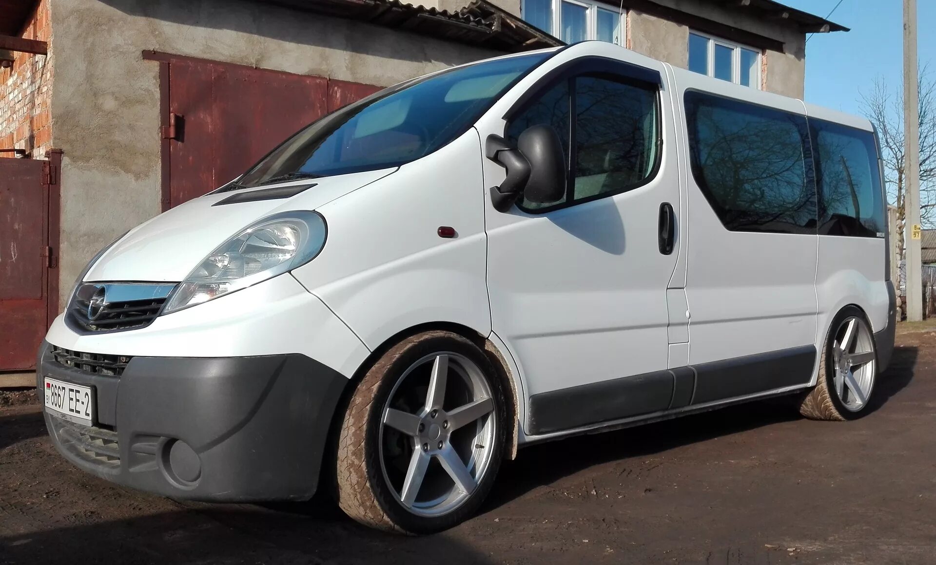 Опель трафик. Opel Vivaro 2000. Рено трафик 2010. Рено трафик 2008. Рено трафик на 18 колесах.