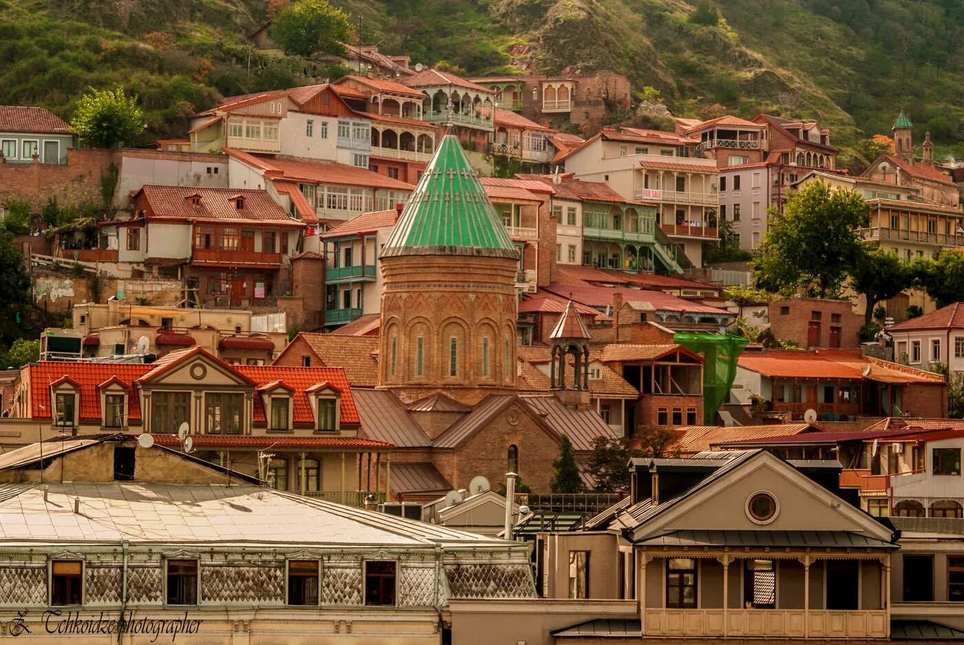 Где город тбилиси. Тифлис Тбилиси Грузия. Грузия Олд Тбилиси. Грузия столица Тбилиси достопримечательности. Дзвели Тбилиси.