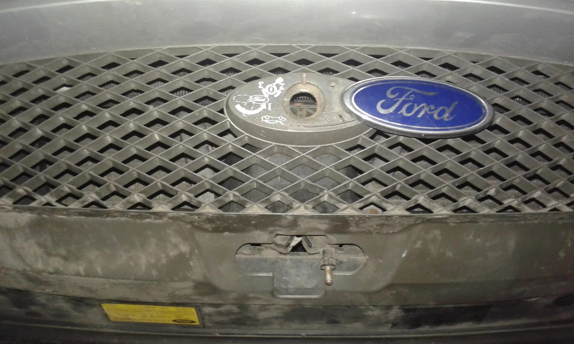 Капот Форд Мондео 2001 год. Подсветка капота Форд Мондео 3. Ford Mondeo III по капоте. Форд Мондео 1997 капот. Открыть капот мондео