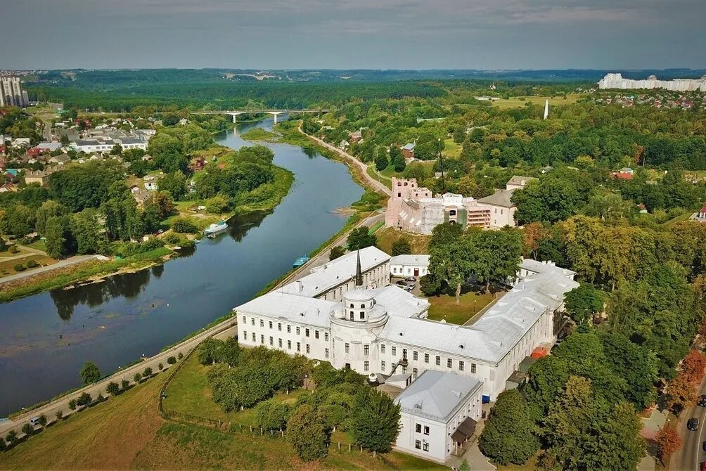 Старый и новый замок