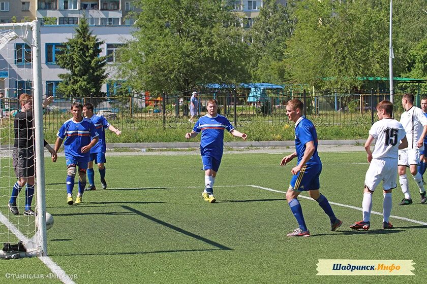 Шадринск инфо. Футбол шадринск. Фк политех. Футбол шадринск. Парус шадринск футбол.