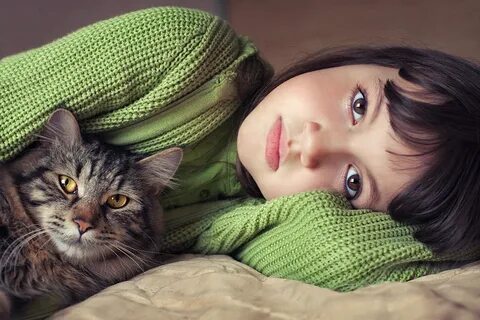 Девочка с котом