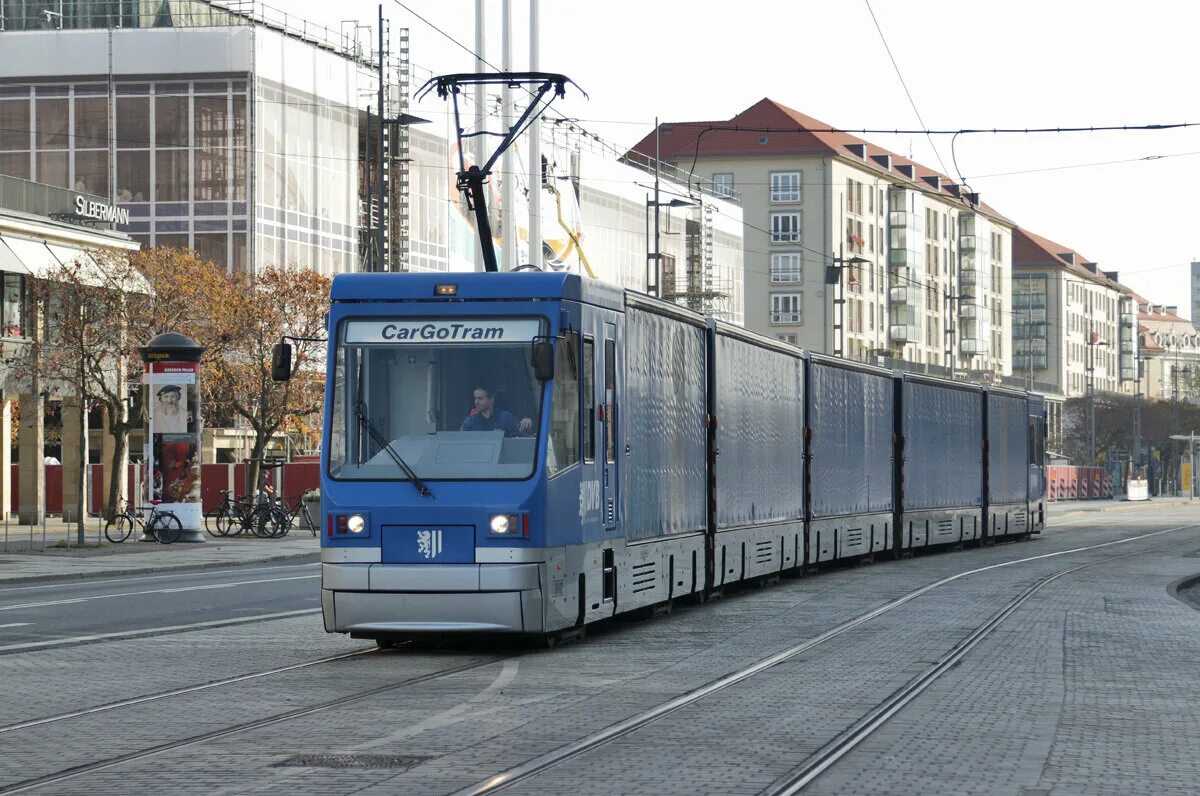 Грузовик трамвай. Грузовой трамвай Дрезден. Карго трамвай. Трамвай Фольксваген. Грузовой трамвай Дрезден кабина.