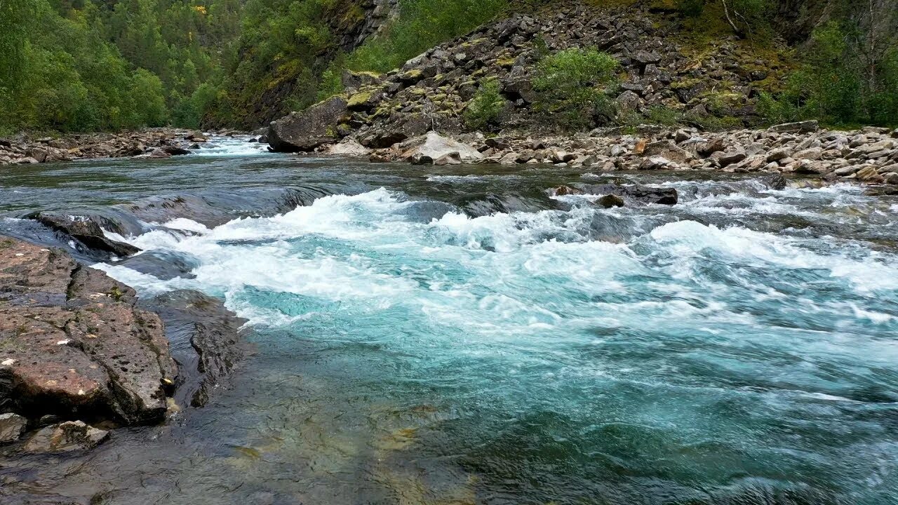 Flowing down. Река видеовставка. Футаж Горная река. River Flows. Футаж река Сибирь.