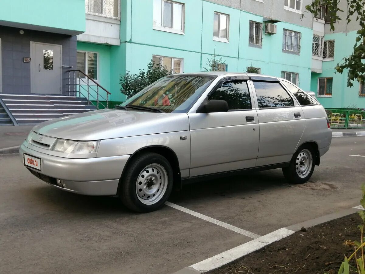 Продажа б у автомобили омске. ВАЗ 2112 серебристый 2006 год. Авито Омск авто с пробегом в Омске свежие объявления. Авито Киров авто с пробегом ВАЗ 2112.