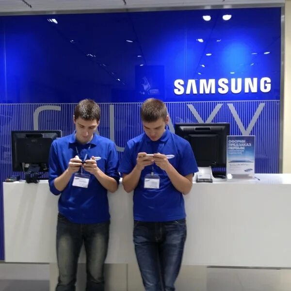 Магазин самсунг спб каталог. Самсунг магазин. Фирменные магазины samsung. Самсунг магазин. Магазин самсунг в санкт-петербурге.