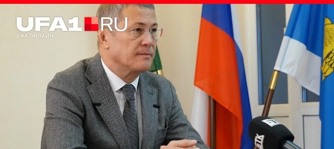 Блондинка рада продемонстрировать навык сосания для агента