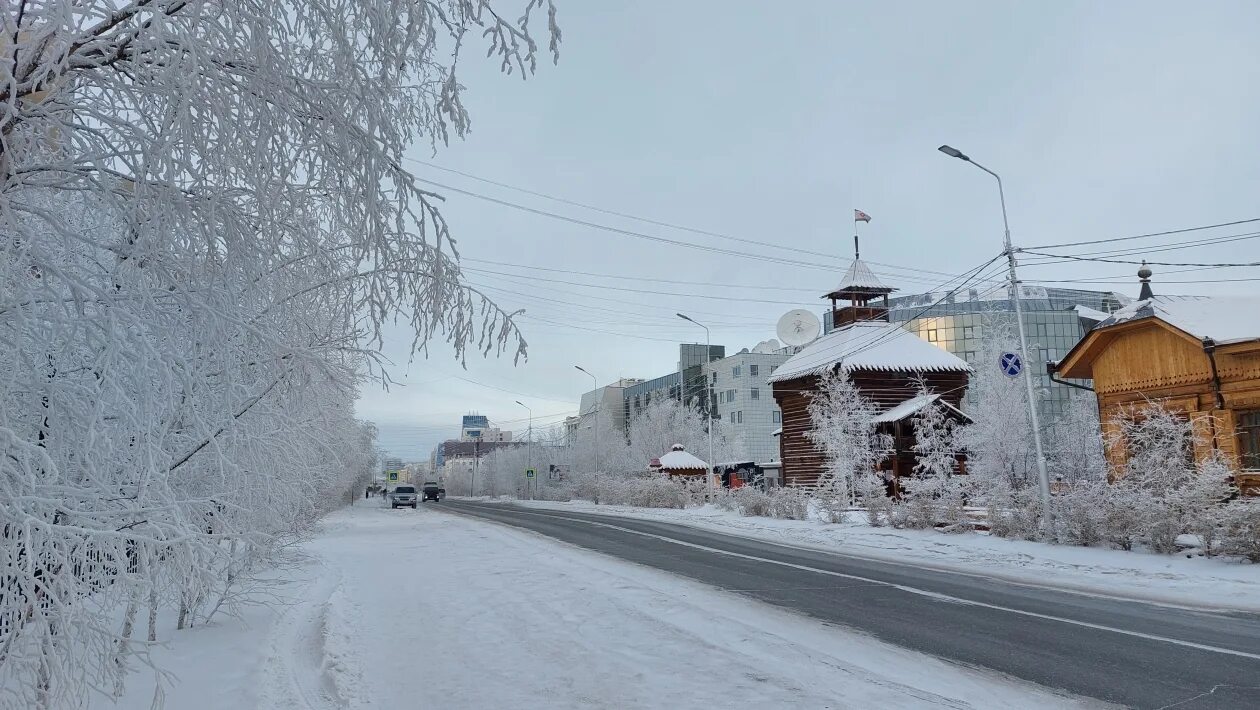 Якутск зимой. Хрущевки Якутска зима. Вечерний Якутск зимой. Якутск зимой видео. Погода якутск 15
