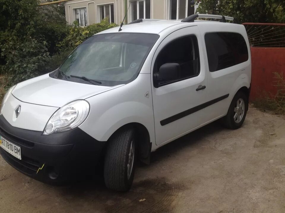 Рено Кангу 2 двухцветный. Рено Кангу на 16 колесах. Renault Kangoo 1 Cross. Белые литые р 15 Рено Канго 2.