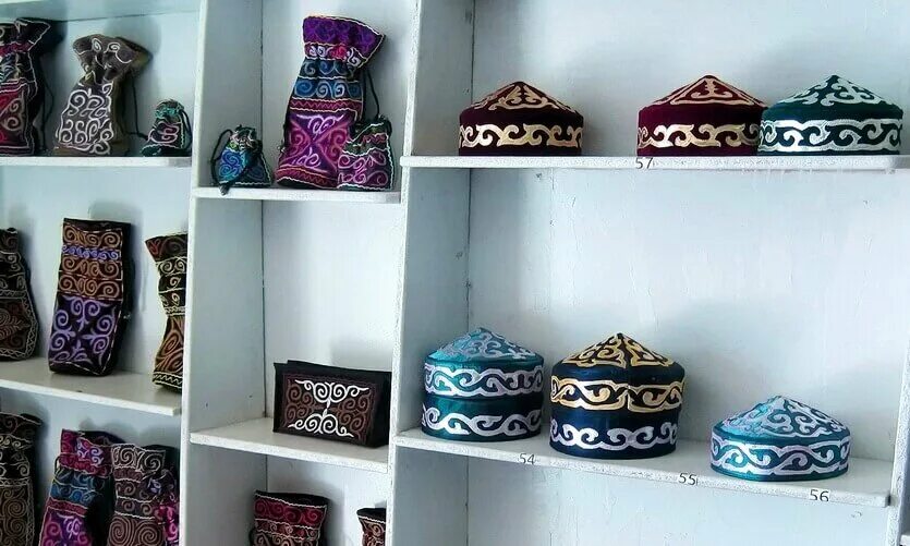 Что можно привезти из казахстана. Турецкие национальные сувениры. Сувениры из стамбула. Что можно привезти из казахстана. Турецкие керамические сувениры.