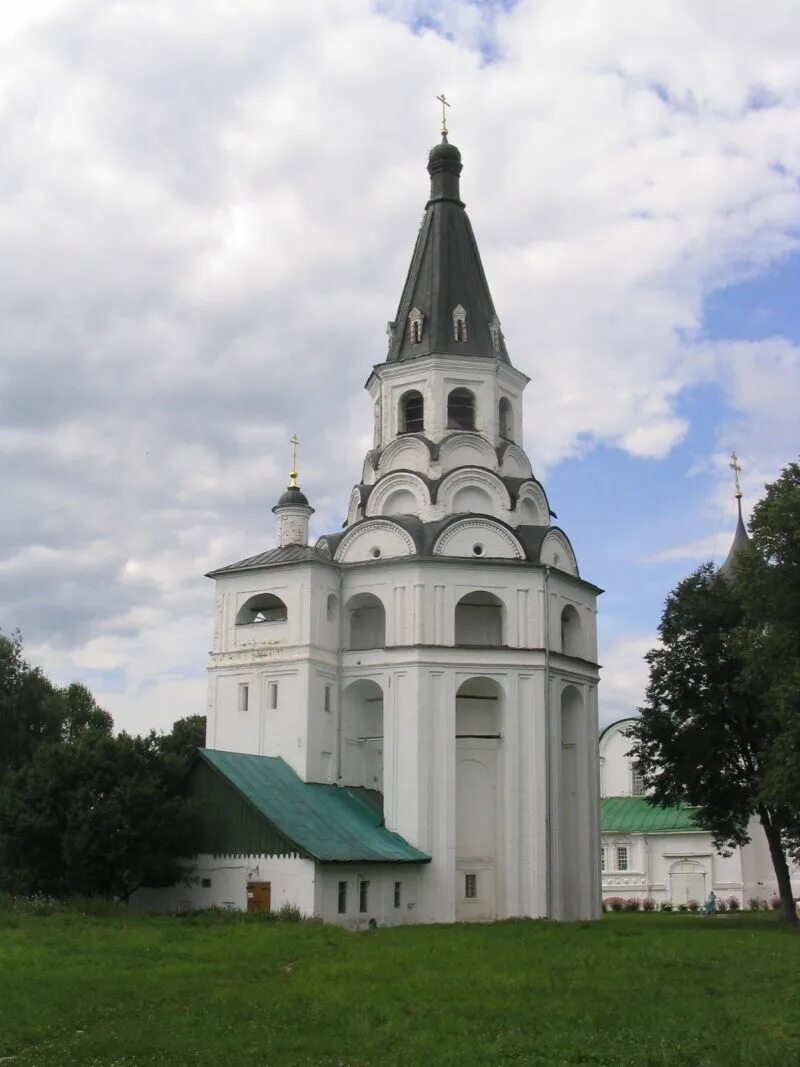 Шатров город. Шатровая колокольня в вологде. александровская слобода шатровая церковь. шатровый храм тверь. шатровая колокольня николо-хамовнической церкви.