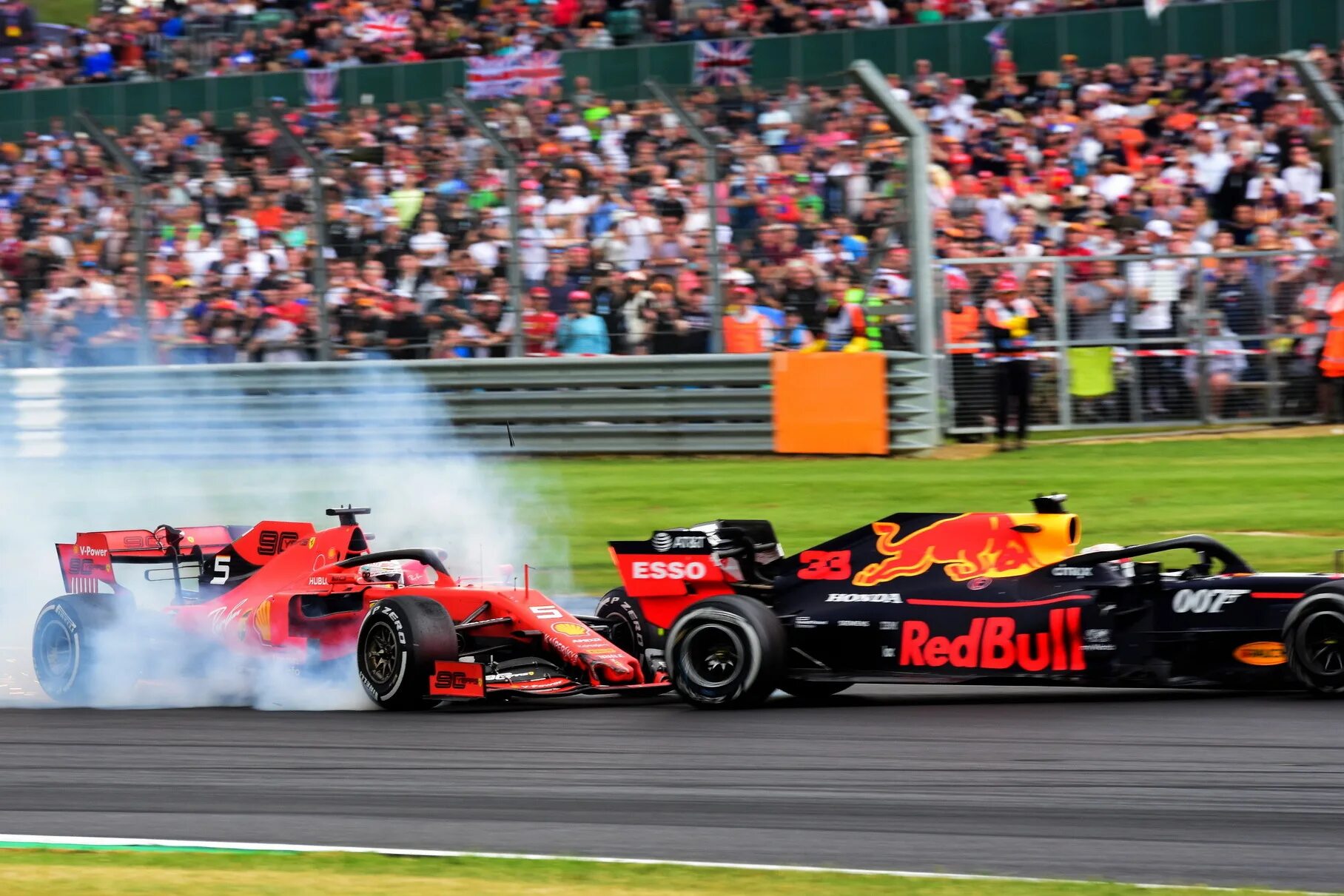 Сильверстоун, Великобритания формула 1. Vettel Red bull f1. Formula 1 гонка. F1 2022 Silverstone crash. Записи гонок формулы 1